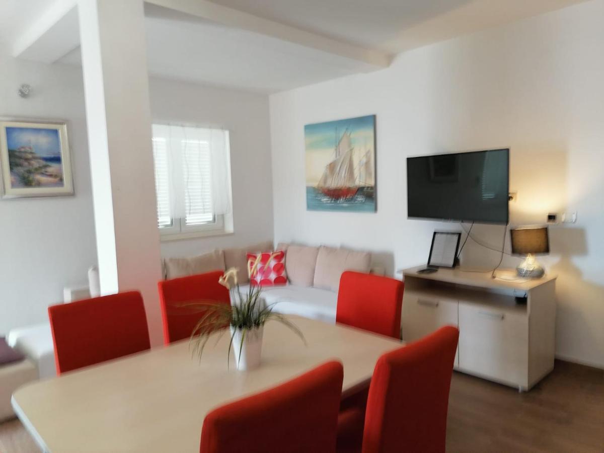 Apartments Villa Sibenik พรีมอชเตน ภายนอก รูปภาพ