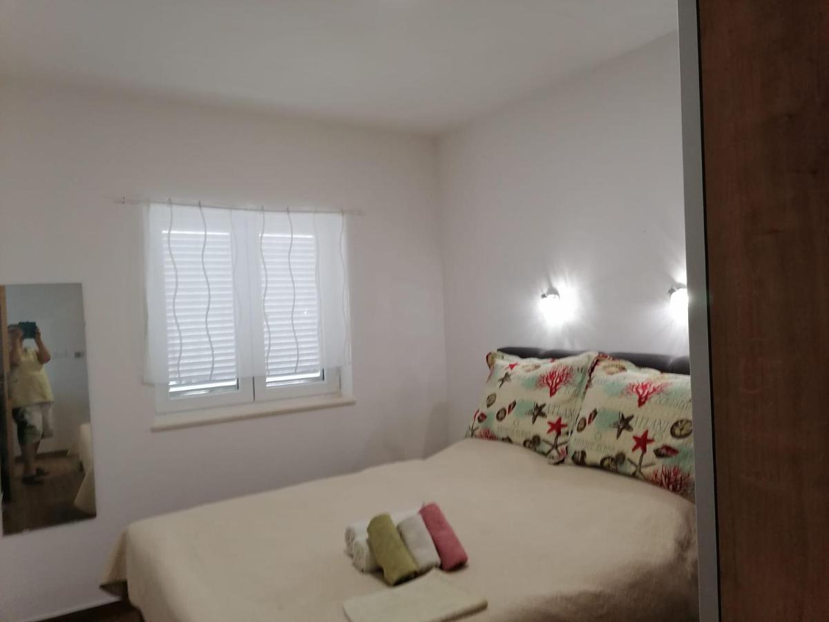 Apartments Villa Sibenik พรีมอชเตน ภายนอก รูปภาพ